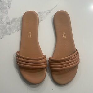 TKEES Serena Slides. Size 10